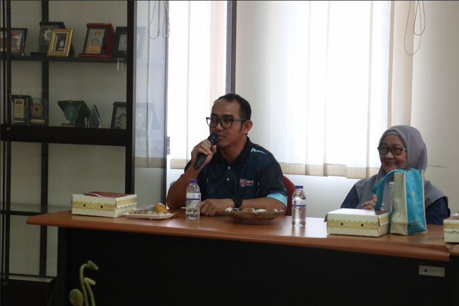 Kuliah Tamu Bersama Dr. Mohd Hazwan Mohd Puad Bahas Peluang Riset Bersama Mahasiswa